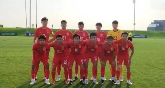 伊人av在线com