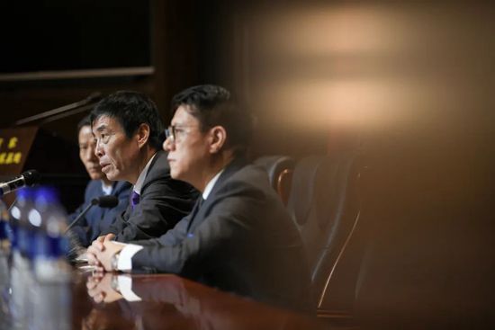 亚洲成人欧美