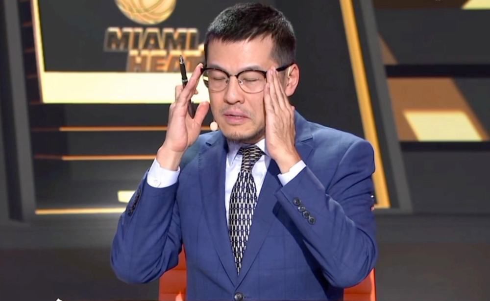 在他丈夫面前