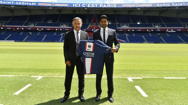 女人脱裤子